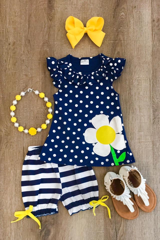 Dots and Daisys Shorts Set